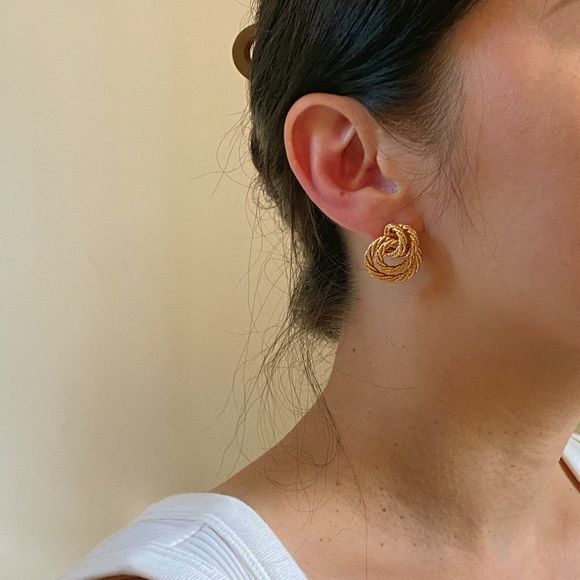 18K Gold Plated Textured Gold Hoop Links Earrings - Picture 3 of 5